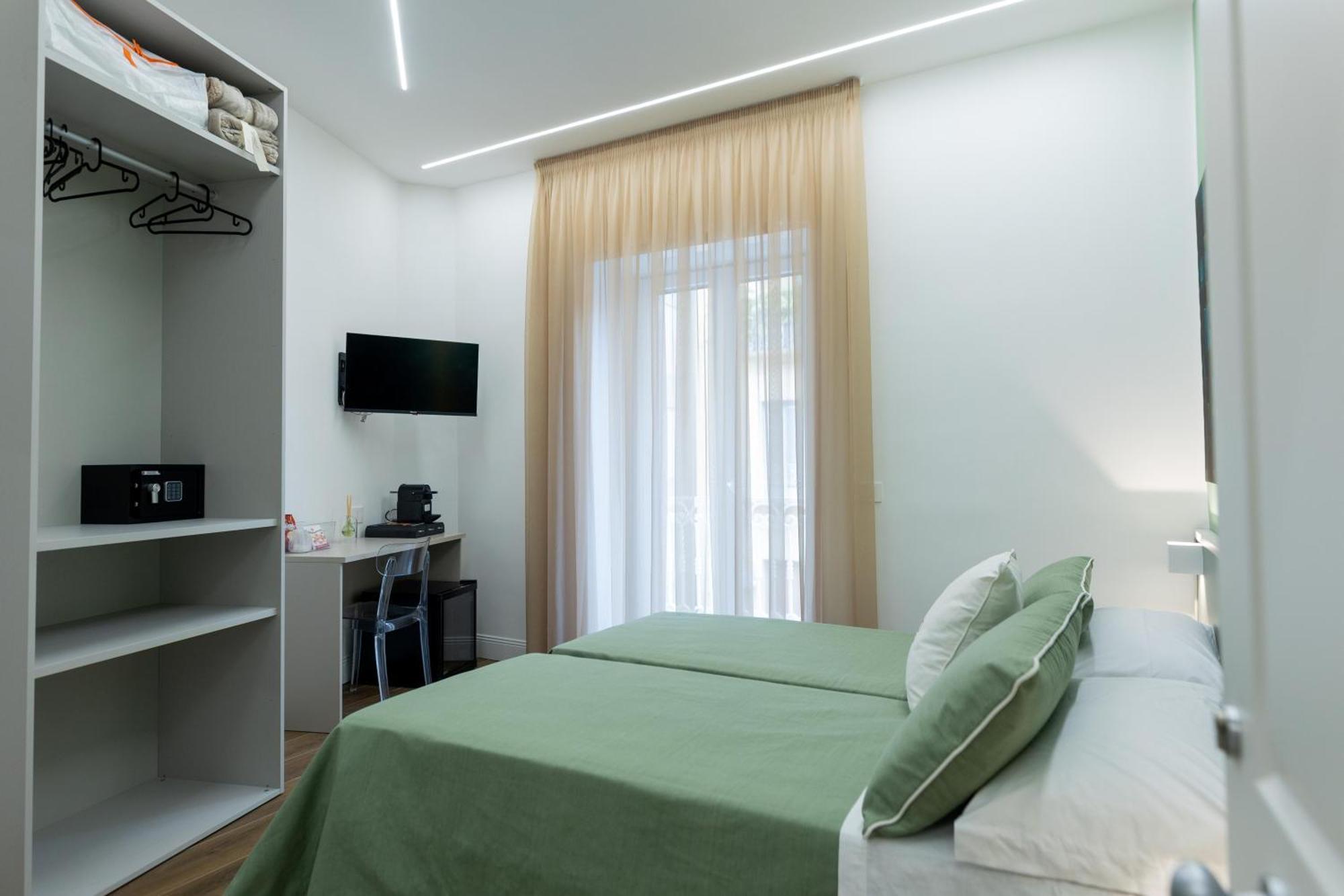 Ianno Napoli Rooms ภายนอก รูปภาพ