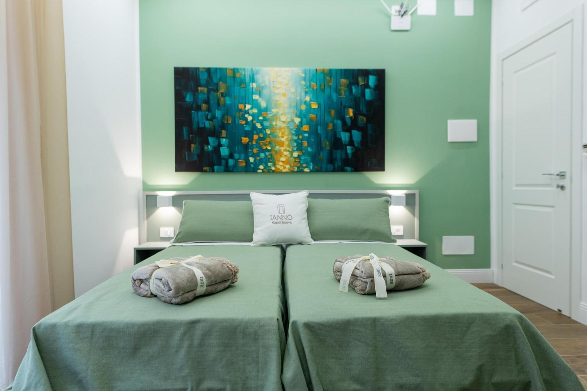 Ianno Napoli Rooms ภายนอก รูปภาพ