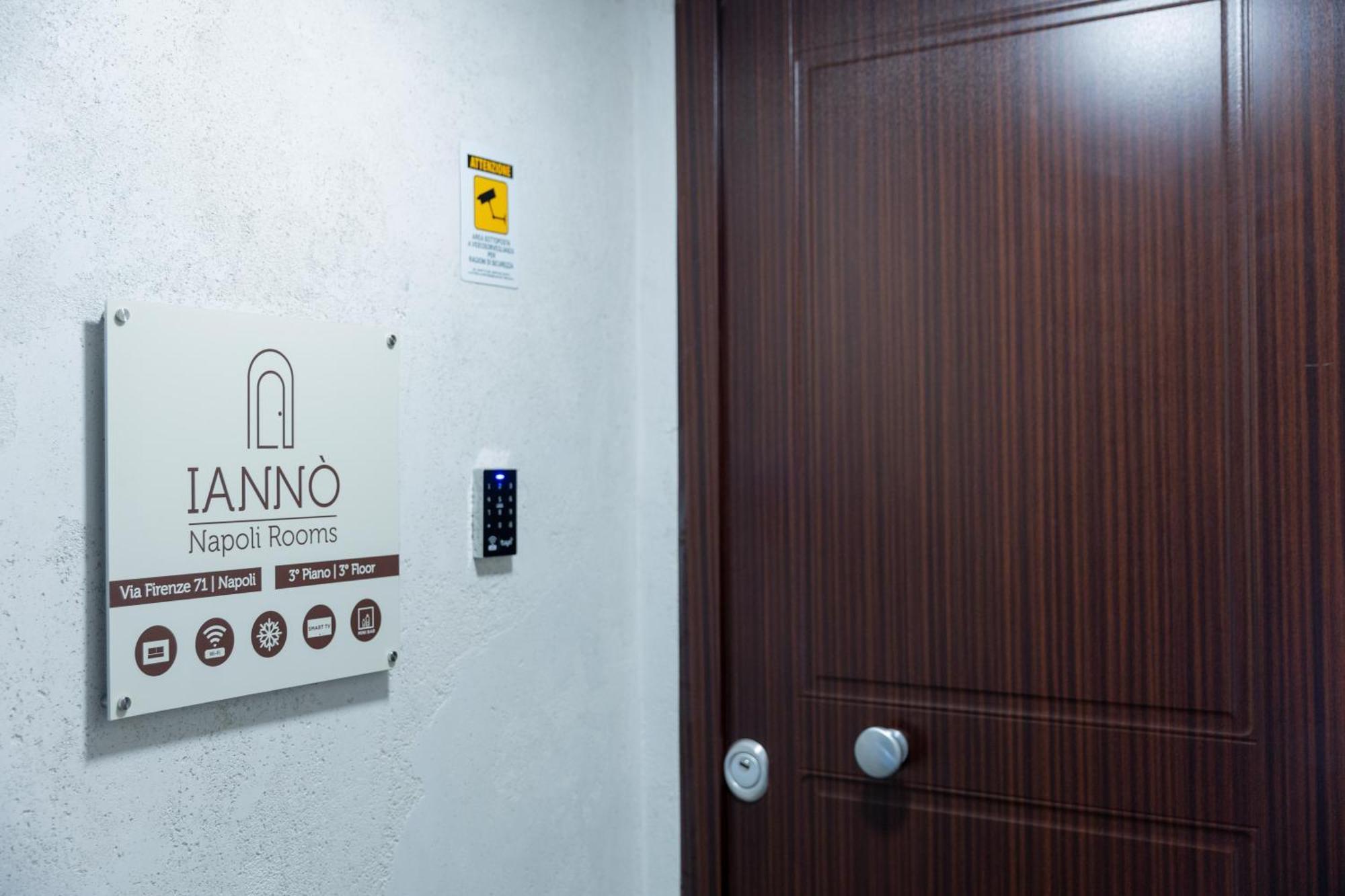 Ianno Napoli Rooms ภายนอก รูปภาพ